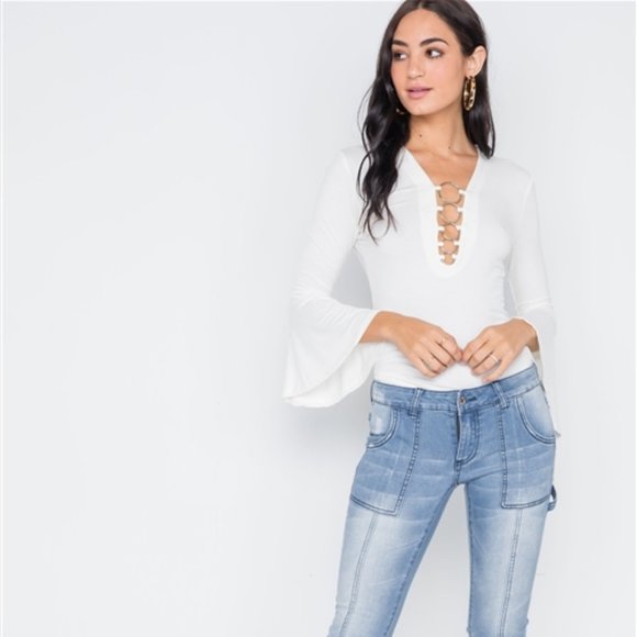 Uniq Ivory Plunge Top - Picture 2 of 4